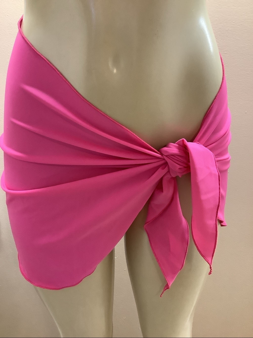 Zuliana One Size Hot Pink Spandex Lettuce Trim Sarong Skirt/Top. Made in USA.